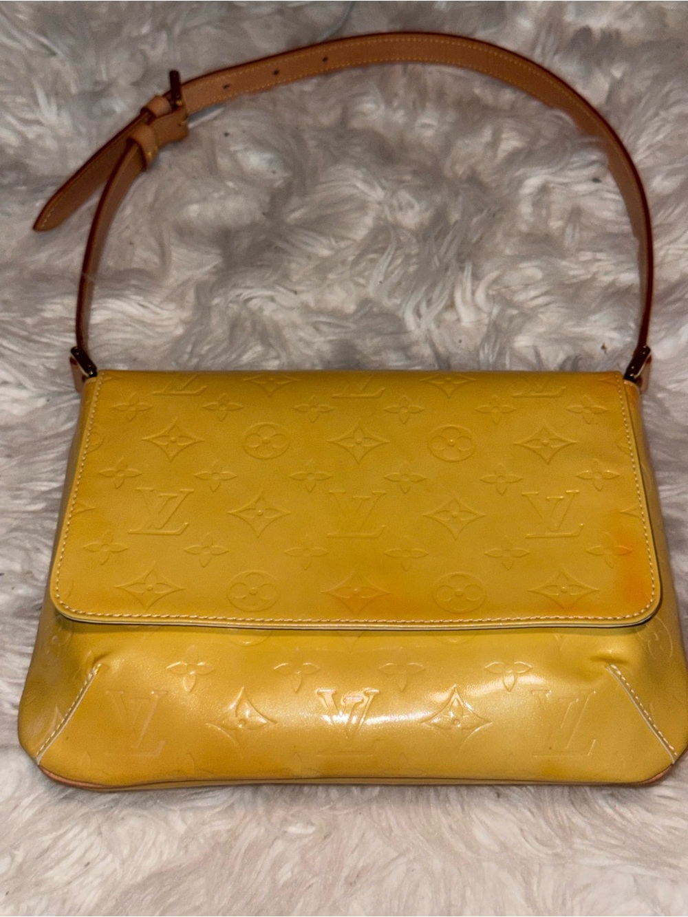 LOUIS VUITTON MONOGRAM VERNIS THOMPSON STREET YELLOW SHOULDER BAG M91008